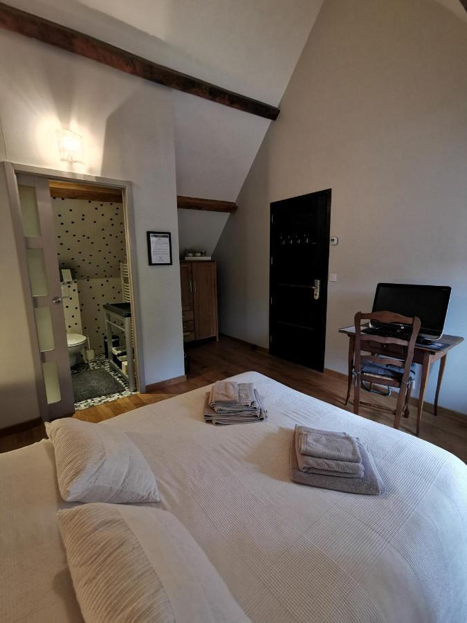 Le Petit Moulin Bed & Breakfast Faverelles ภายนอก รูปภาพ